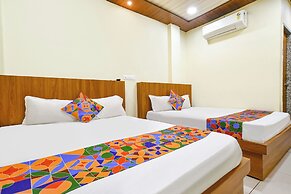 Fabhotel Ratna Palace I