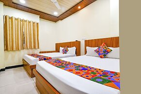 Fabhotel Ratna Palace I
