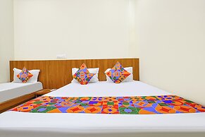 Fabhotel Ratna Palace I