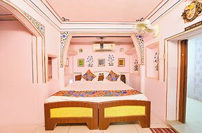 Fabhotel Khandaka Mahal