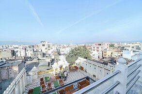 Fabhotel Khandaka Mahal