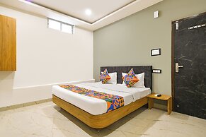 Fabhotel Paradise Inn