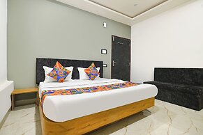Fabhotel Paradise Inn