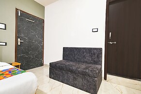 Fabhotel Paradise Inn