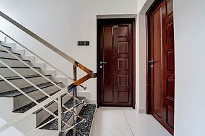 Fabhotel Elroi Suites