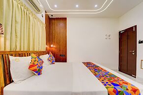 Fabhotel Elroi Suites