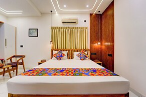 Fabhotel Elroi Suites