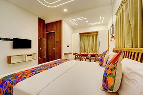 Fabhotel Elroi Suites