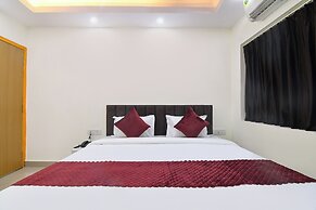 Fabhotel Royal Place