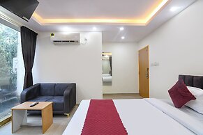 Fabhotel Royal Place