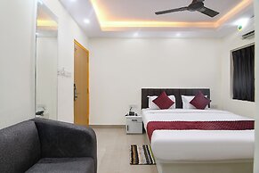 Fabhotel Royal Place