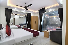 Fabhotel Royal Place