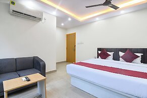 Fabhotel Royal Place