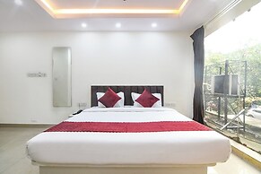 Fabhotel Royal Place