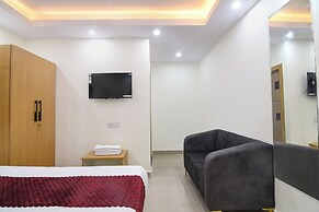 Fabhotel Royal Place