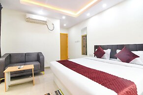 Fabhotel Royal Place