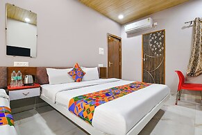 Fabhotel Kanha Palace