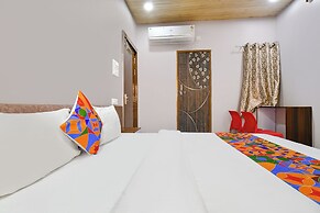 Fabhotel Kanha Palace