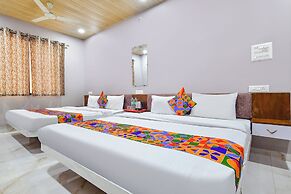 Fabhotel Kanha Palace