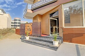 Fabhotel Varn Residency