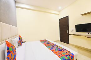 Fabhotel Monsella