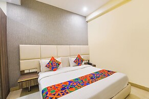 Fabhotel Monsella