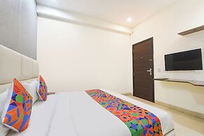 Fabhotel Monsella