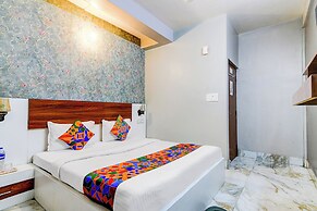 Fabhotel Royal Plaza