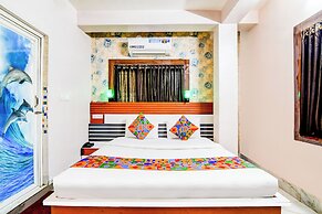 Fabhotel Royal Plaza