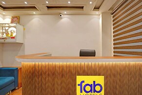 Fabhotel Dnu Palace