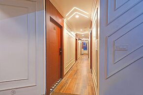 Fabhotel Dnu Palace