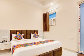 Fabhotel Paradise Palace