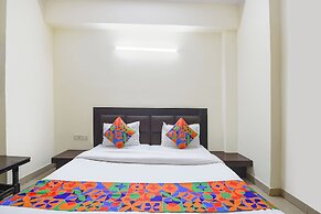 Via Aura Palace