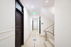 Via Aura Palace