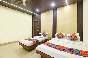 Via Aura Palace