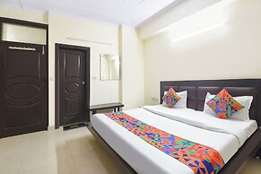 Via Aura Palace