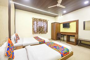 Via Aura Palace