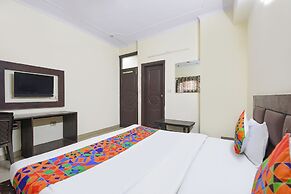 Via Aura Palace