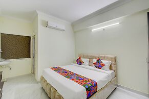 FabHotel Honey Grand - 400m From Yashoda Hospitals, Hitech City.