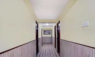 Fabhotel Lorung Residency