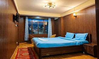 Fabhotel Lorung Residency