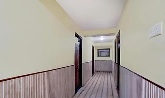 Fabhotel Lorung Residency