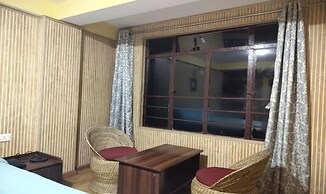 Fabhotel Lorung Residency