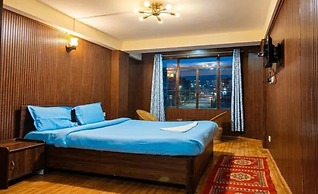Fabhotel Lorung Residency