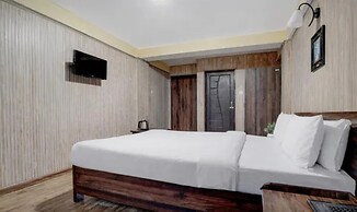 Fabhotel Lorung Residency