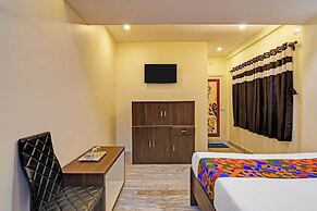 Fabhotel Kings Palace
