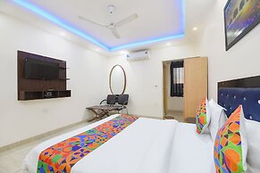 Fabhotel Mahal