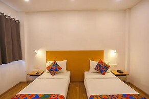 Fabhotel Mahal