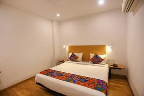 Fabhotel Mahal
