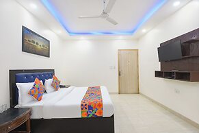 Fabhotel Mahal